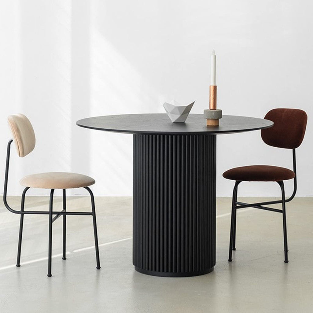 Black Pine Wood Round Dining Table B46667